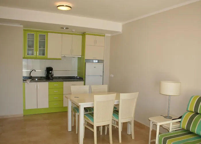 Hotel Ar Esmeralda 2*