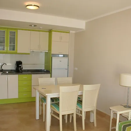 Apartment Ar Esmeralda *