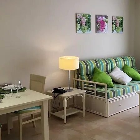Ar Esmeralda Apartment *